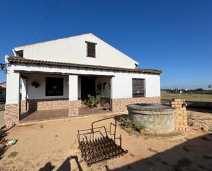 Vista exterior de Casa o xalet en venda en Pilas amb Aire condicionat i Piscina