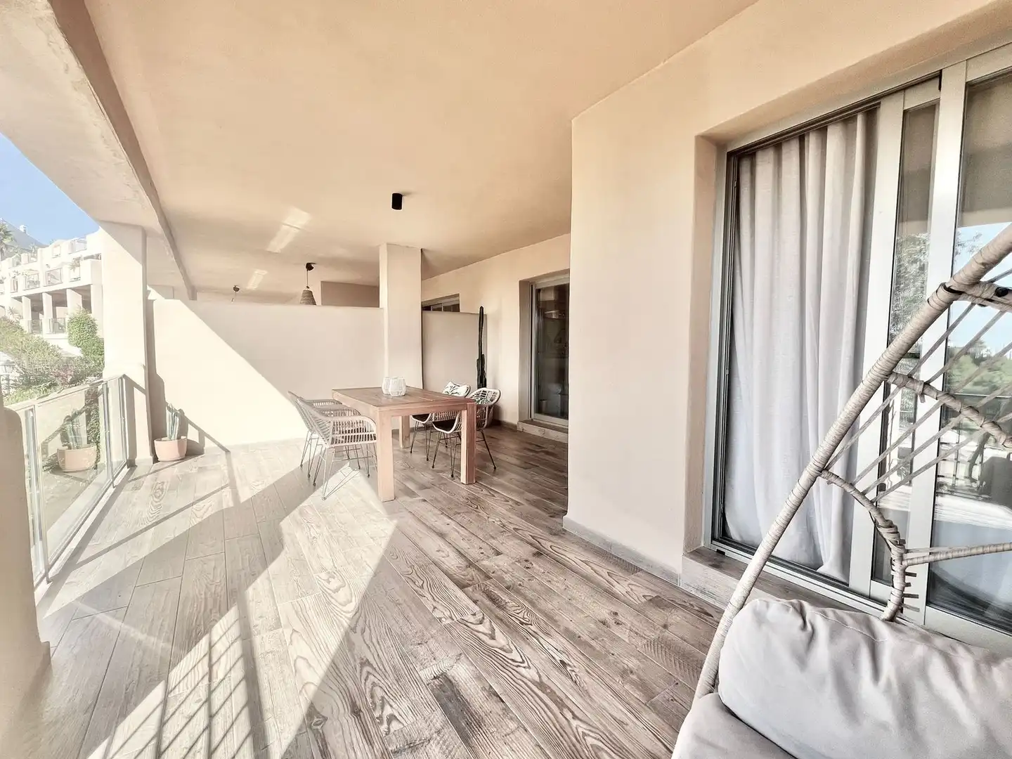 Terrassa de Apartament en venda en Estepona amb Moblat i Piscina comunitària