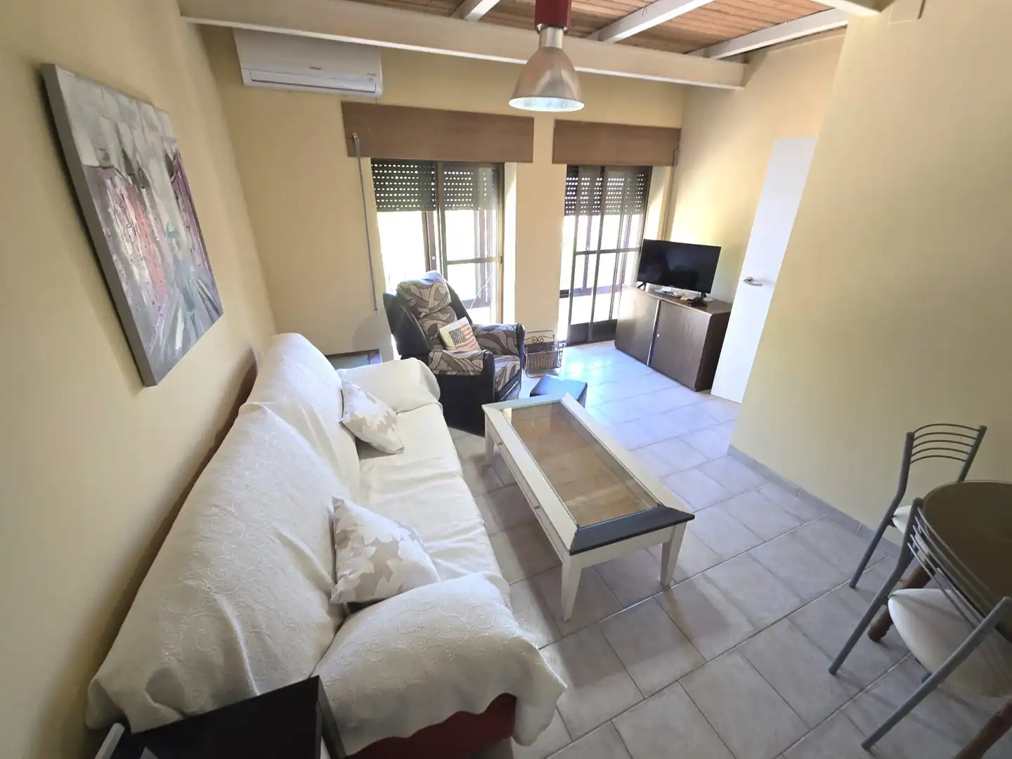 Living room of Apartments for rent in Cáceres  with Air Conditioner, Terrace and Furnished
