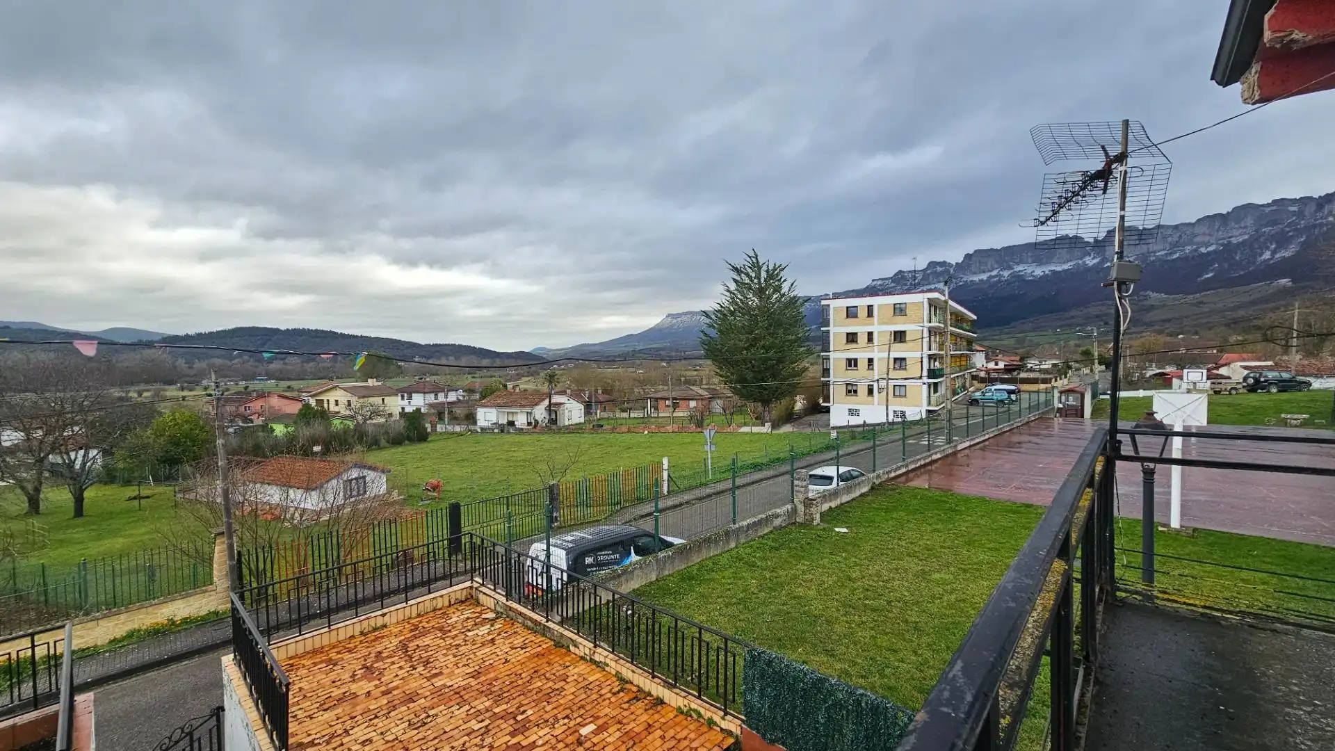 Exterior view of Flat for sale in Valle de Mena  with Terrace and Balcony