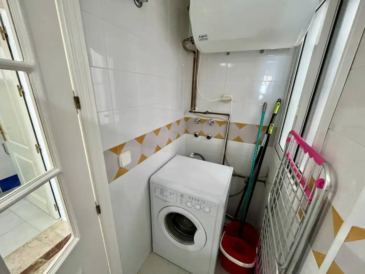Badezimmer von Wohnungen zum Verkauf in Almuñécar mit Klimaanlage, Terrasse und Abstellraum