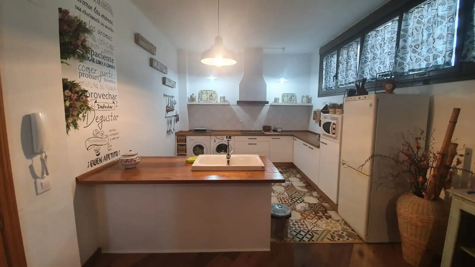 Houses for sale in Camino Viejo del Puerto, 1, Zona Norte - Hospital - Urbanizaciones