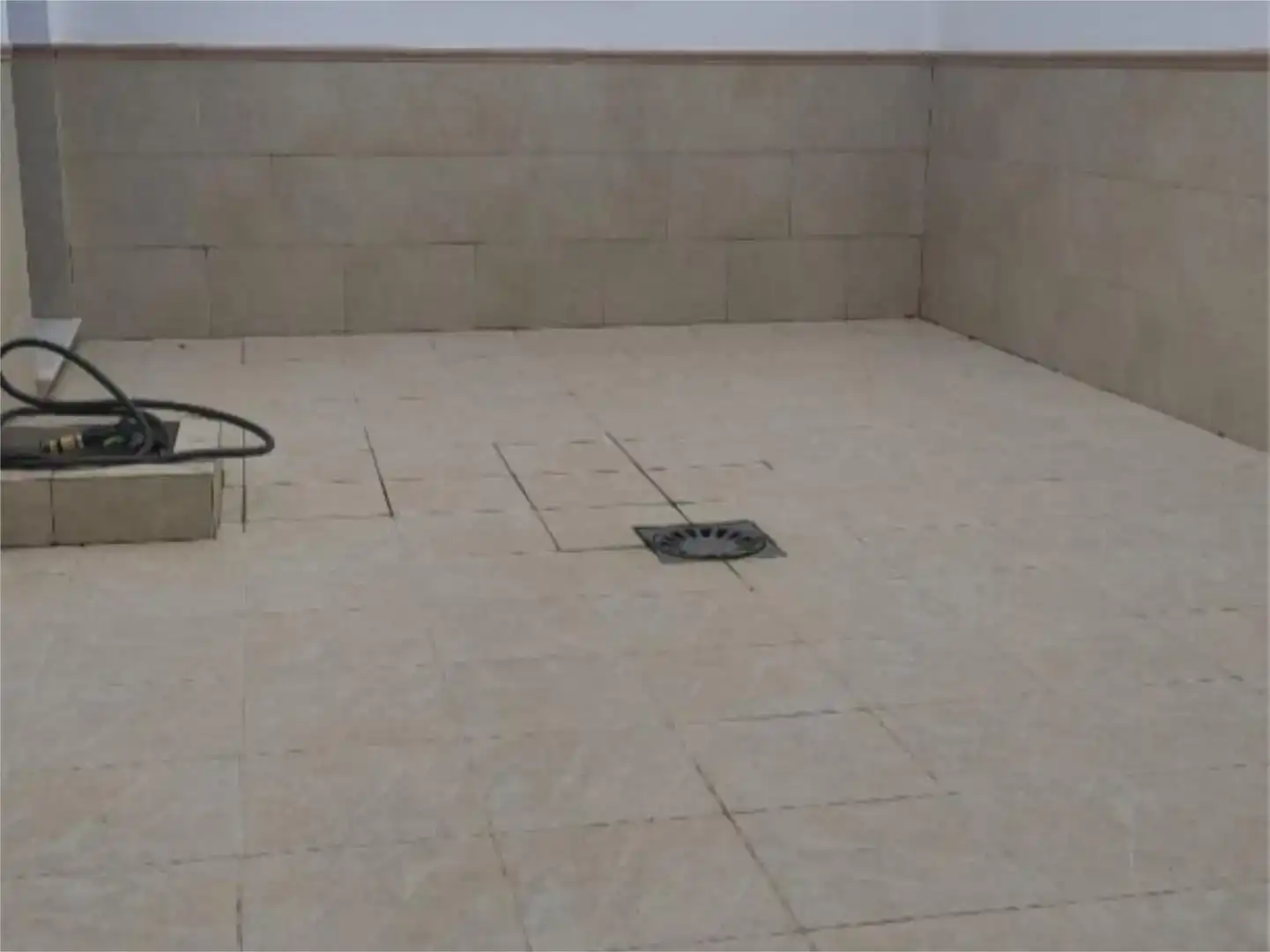 Bany de Pis en venda en Beas amb Aire condicionat, Jardí privat i Parquet