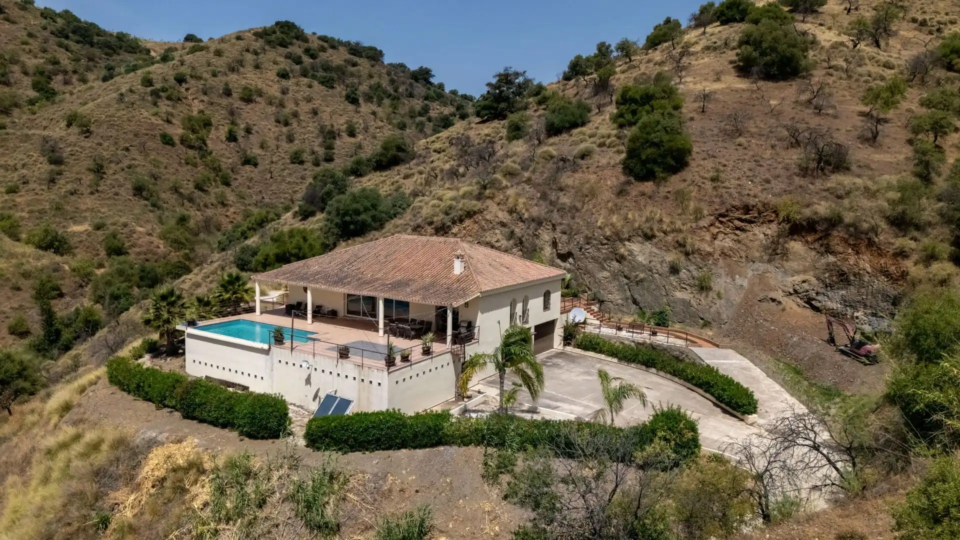 Vista exterior de Finca rústica en venda en Cártama amb Aire condicionat, Traster i Piscina