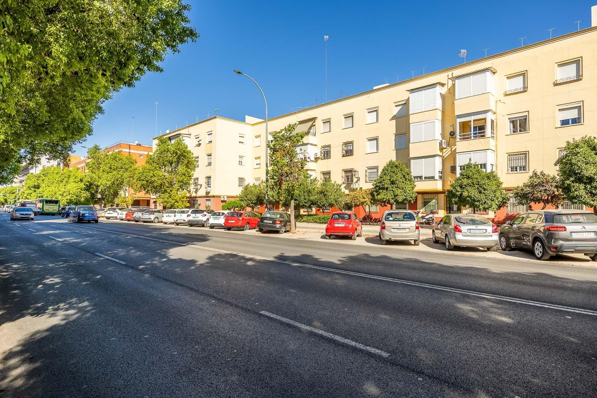 Vista exterior de Piso en venta en  Sevilla Capital