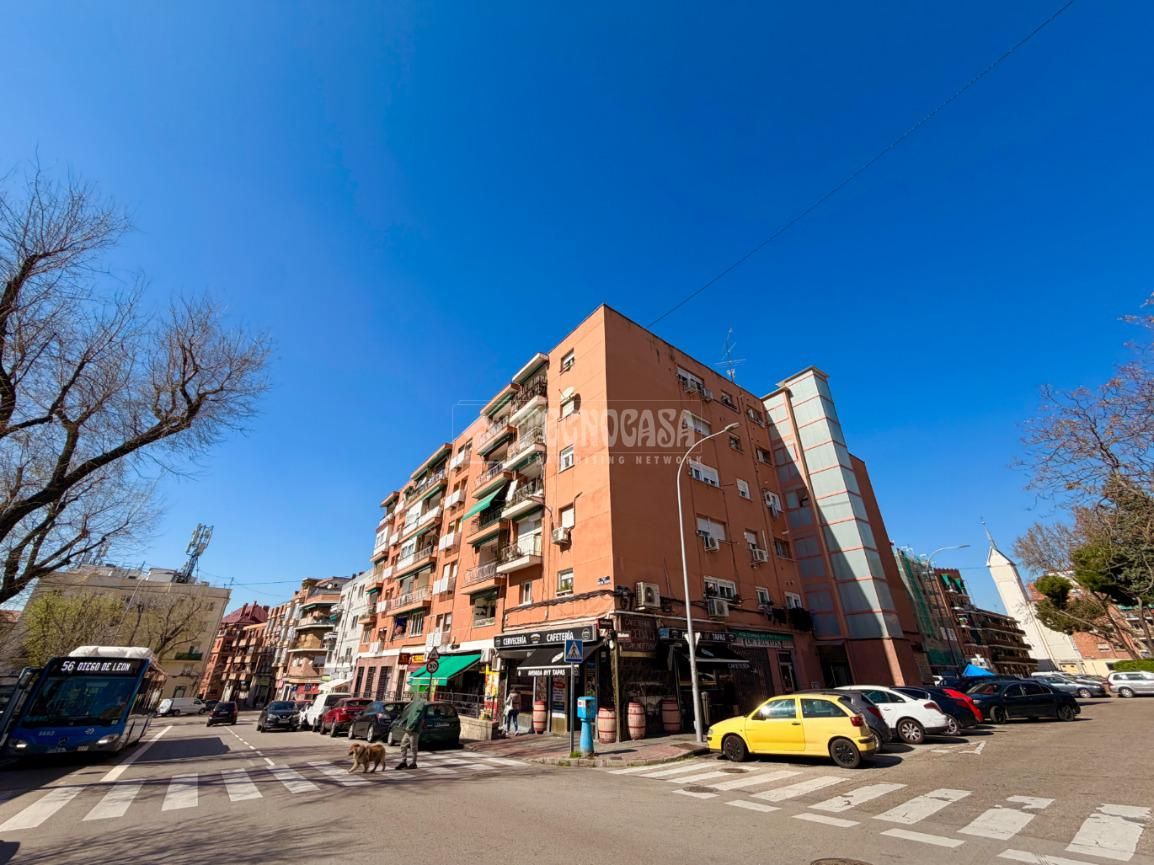 Vista exterior de Piso en venta en  Madrid Capital con Aire acondicionado y Calefacción