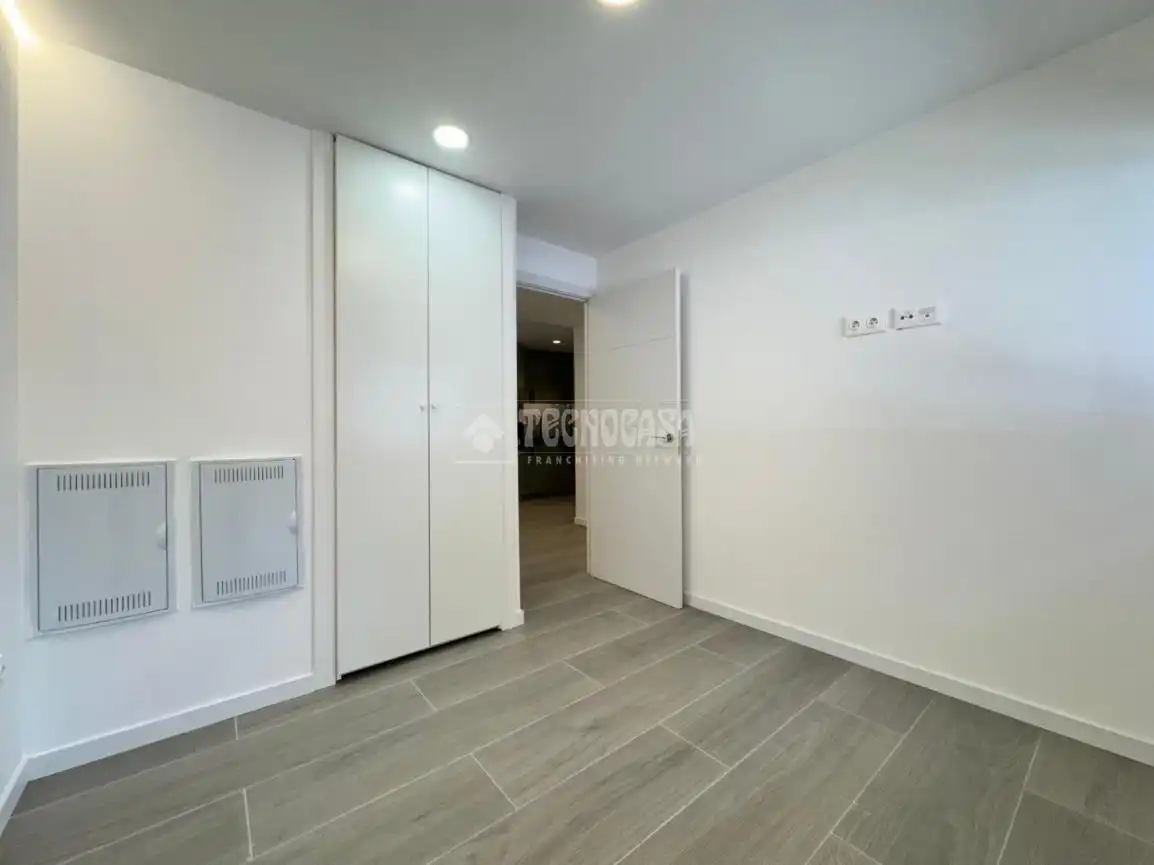Bedroom of Flat for sale in Alcobendas  with Air Conditioner and Heating