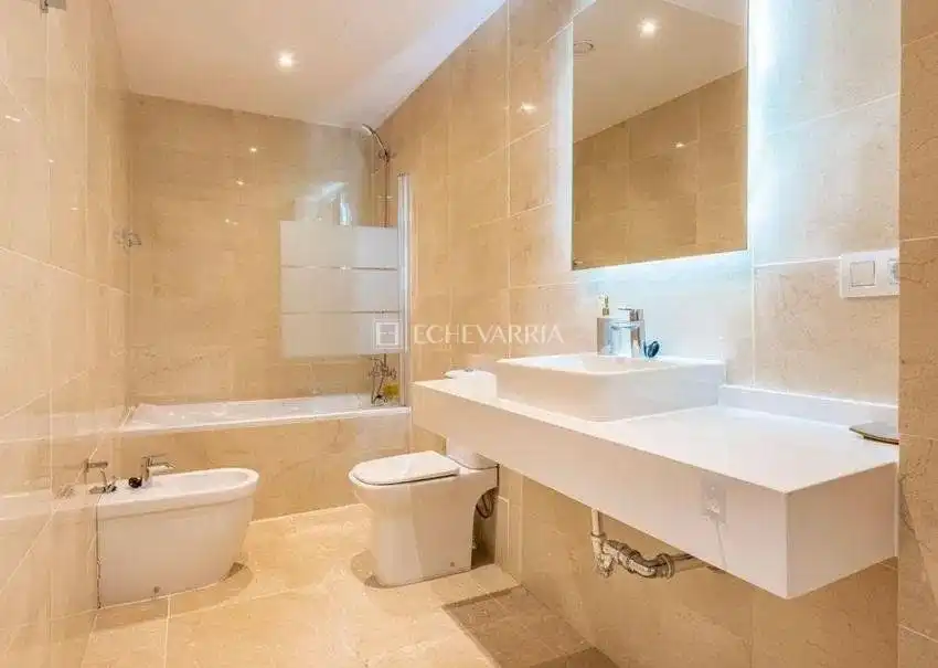 Baño de Casa o chalet en venta en Marbella con Jardín privado, Terraza y Trastero