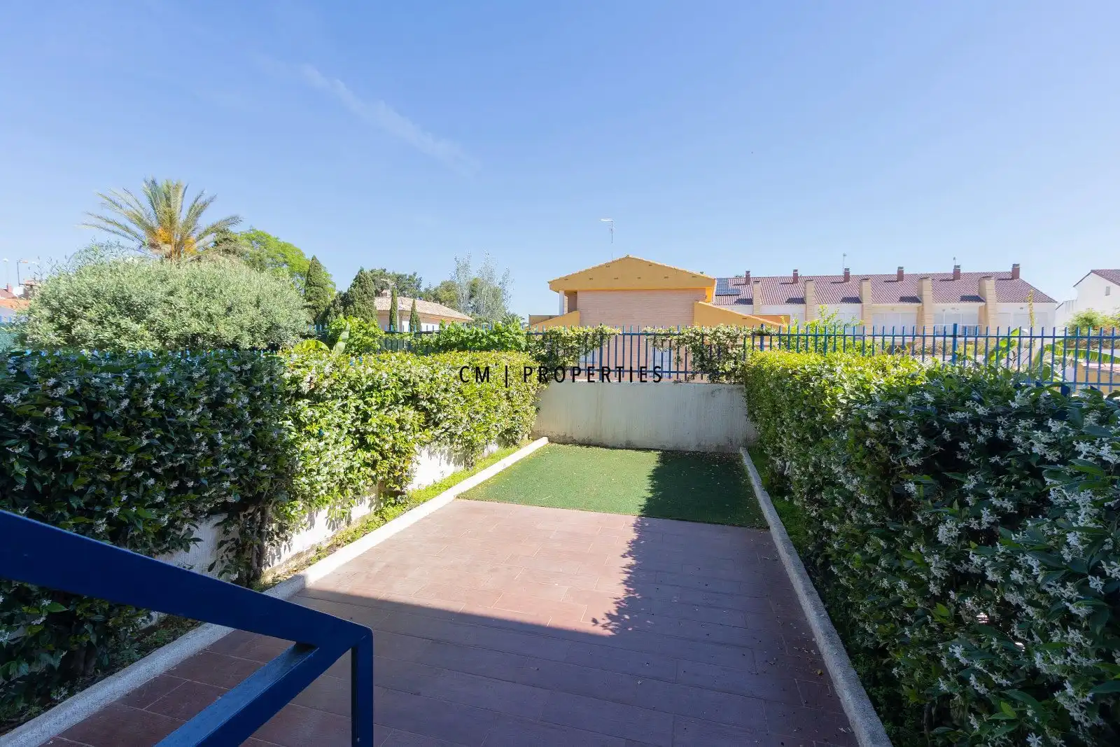 Jardí de Casa adosada en venda en Sagunto / Sagunt amb Aire condicionat, Calefacció i Terrassa