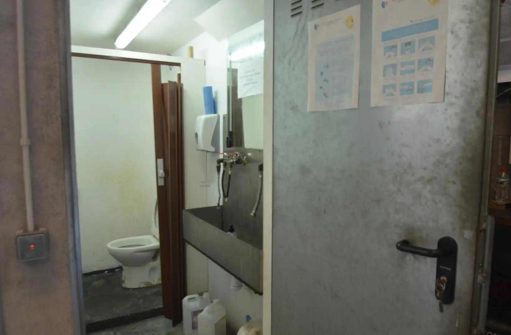 Bany de Nau industrial de lloguer en Masia Nova -  Solicrup