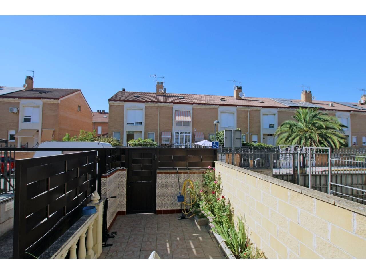 Exterior view of Single-family semi-detached for sale in Azuqueca de Henares  with Heating