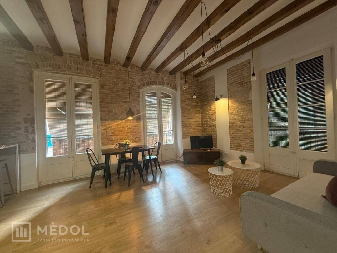 Sala d'estar de Pis de lloguer en  Tarragona Capital amb Aire condicionat, Parquet i Moblat
