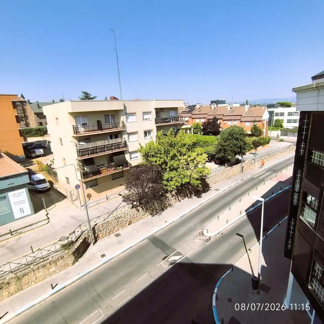 Vista exterior de Piso en venta en Las Rozas de Madrid con Aire acondicionado, Calefacción y Horno