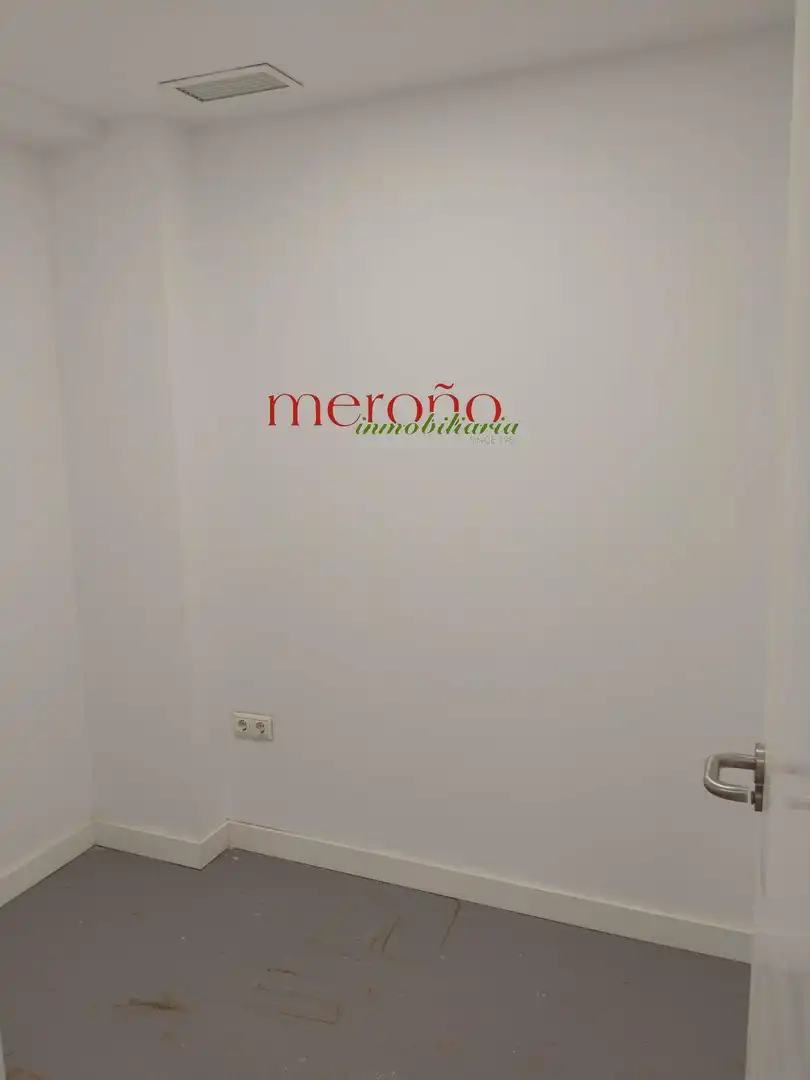 Dormitori de Local en venda en Elche / Elx