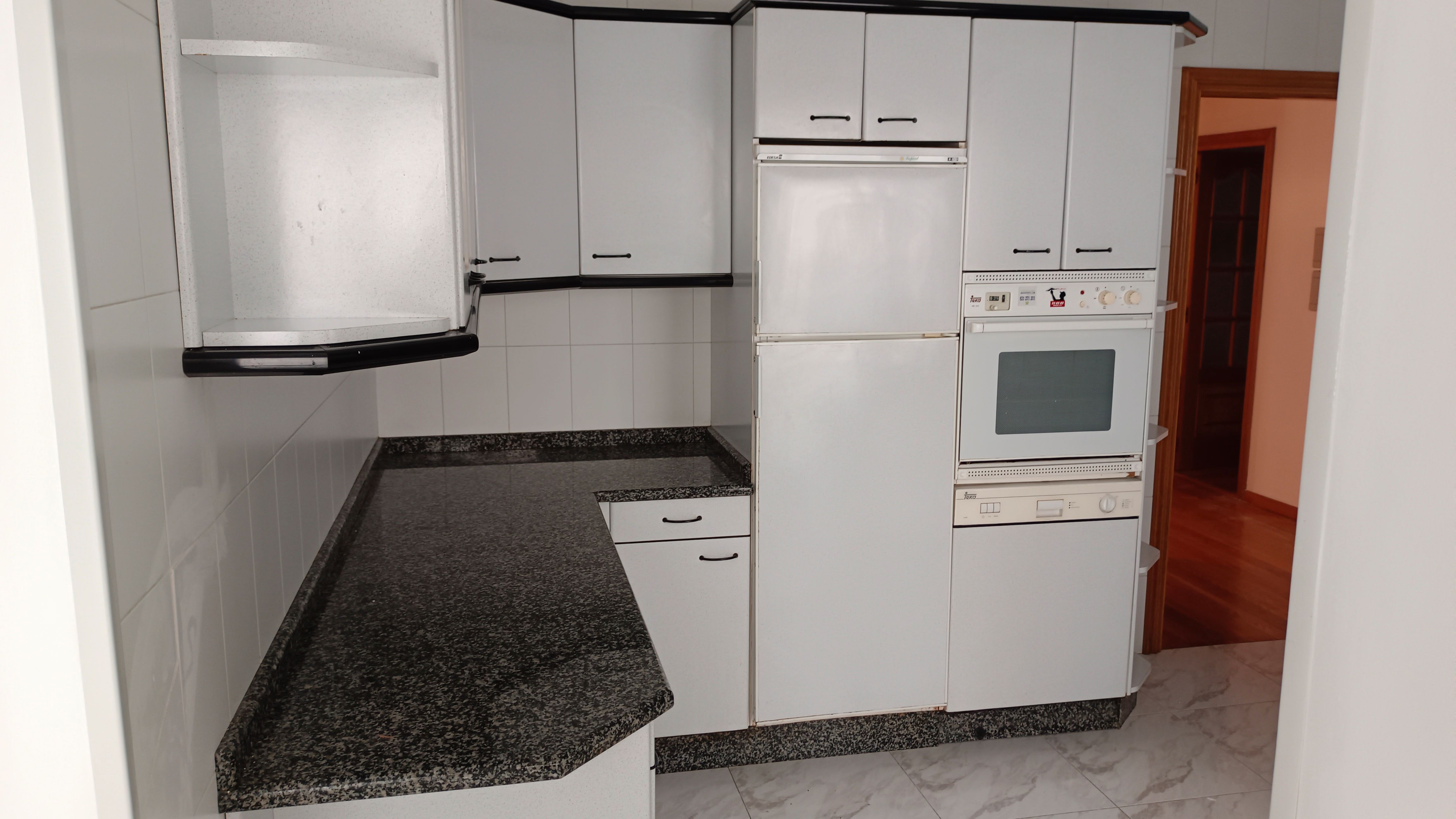 Cuina de Pis en venda en Vilalba amb Calefacció, Forn i Rentadora