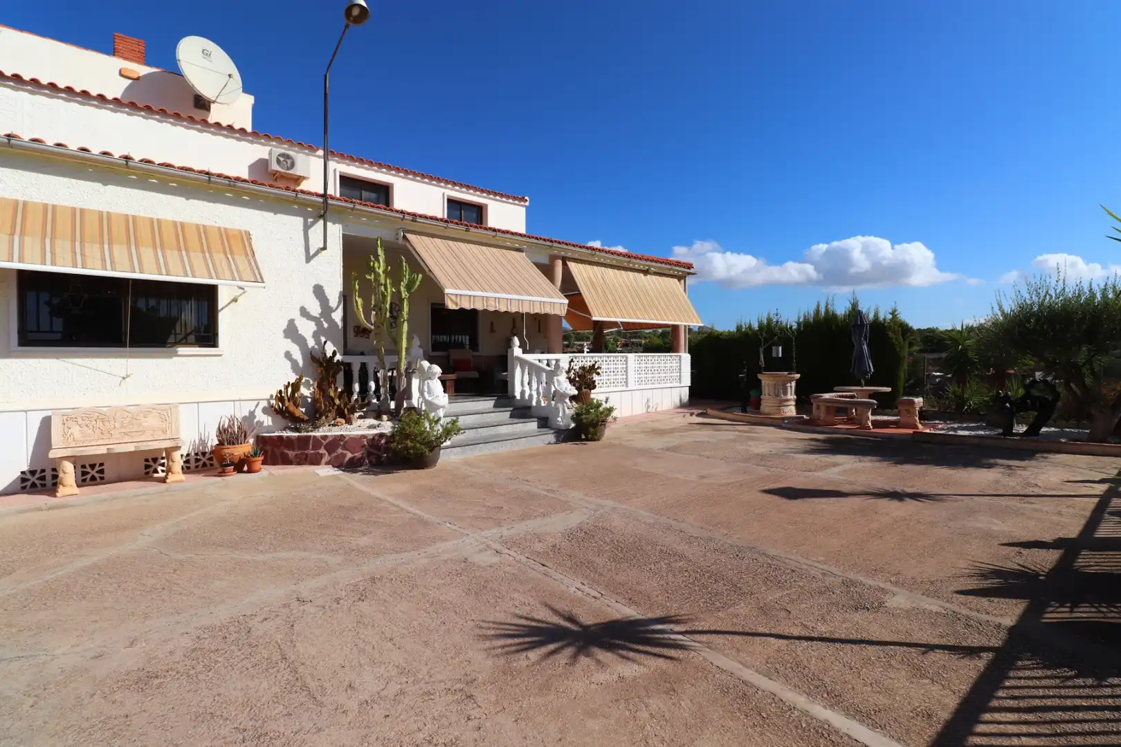 Casa rústica con piscina en venta en Crevillent, imagen 3
