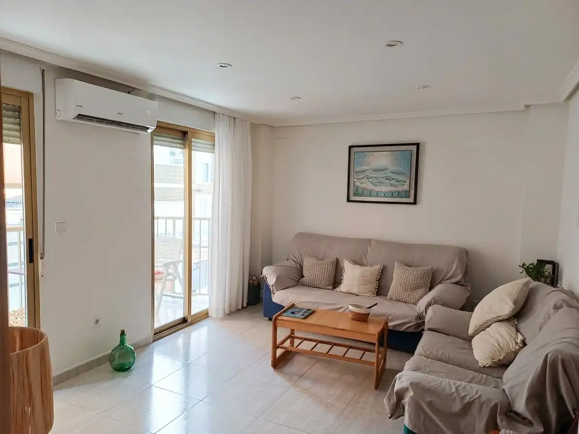 Sala de estar de Piso de alquiler en Santa Pola con Aire acondicionado, Terraza y Amueblado