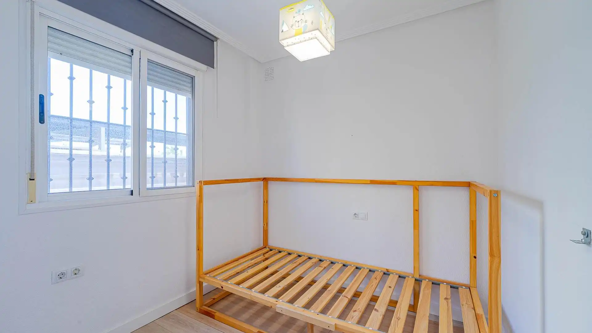Habitación de Planta baja en venta en Torrevieja con Jardín privado, Terraza y Trastero