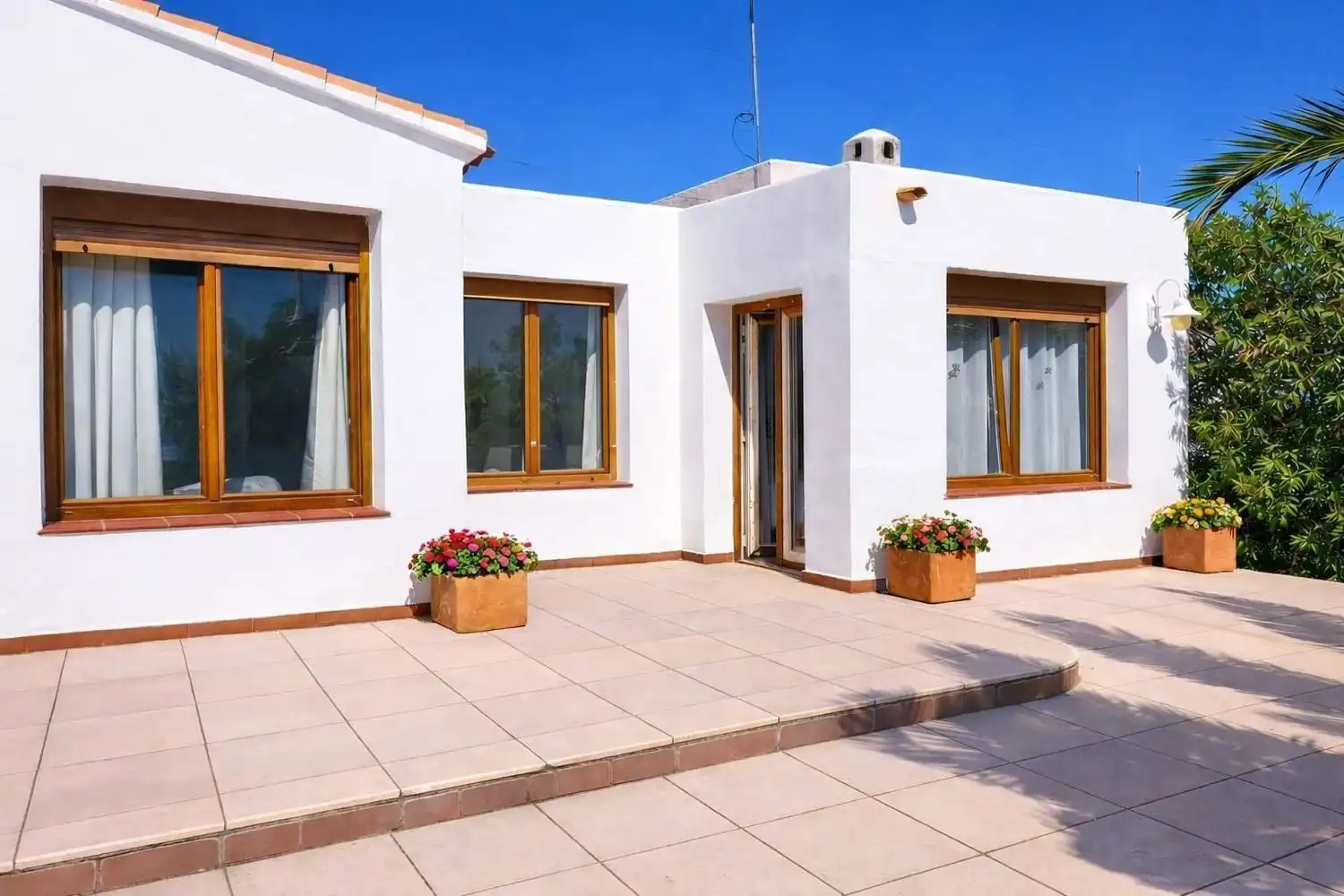 Vista exterior de Casa o xalet en venda en Turre amb Aire condicionat, Terrassa i Moblat