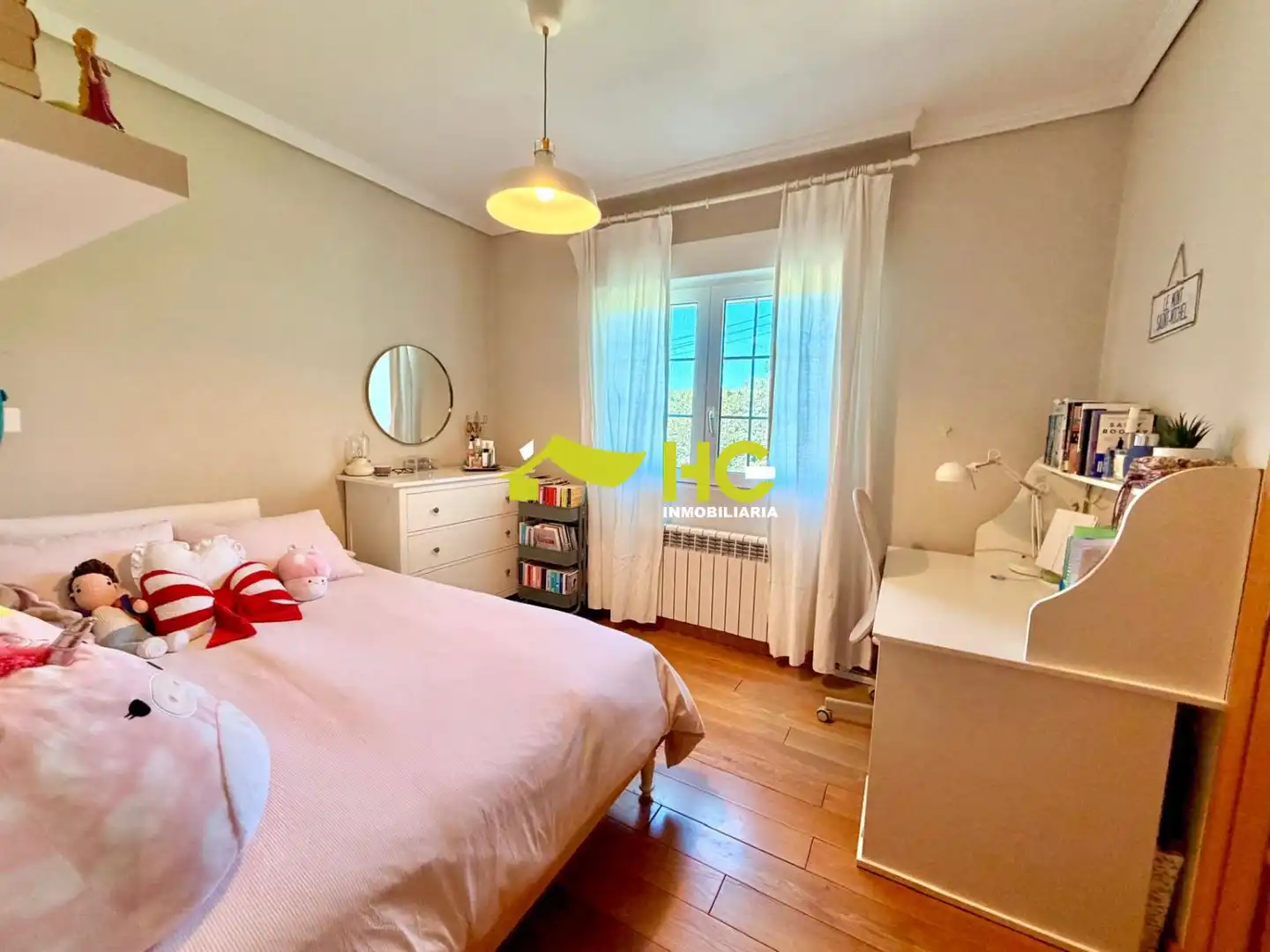 Habitación de Casa o chalet en venta en Villaviciosa de Odón con Aire acondicionado, Calefacción y Jardín privado