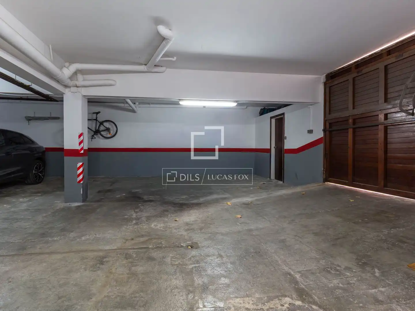 Parking de Piso en venta en Esplugues de Llobregat con Aire acondicionado, Calefacción y Jardín privado