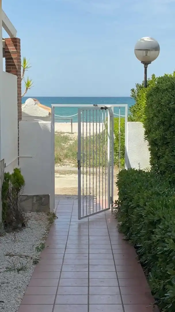 Exterior view of Detached homes for rent in Els Poblets  with Air Conditioner, Heating and Private garden
