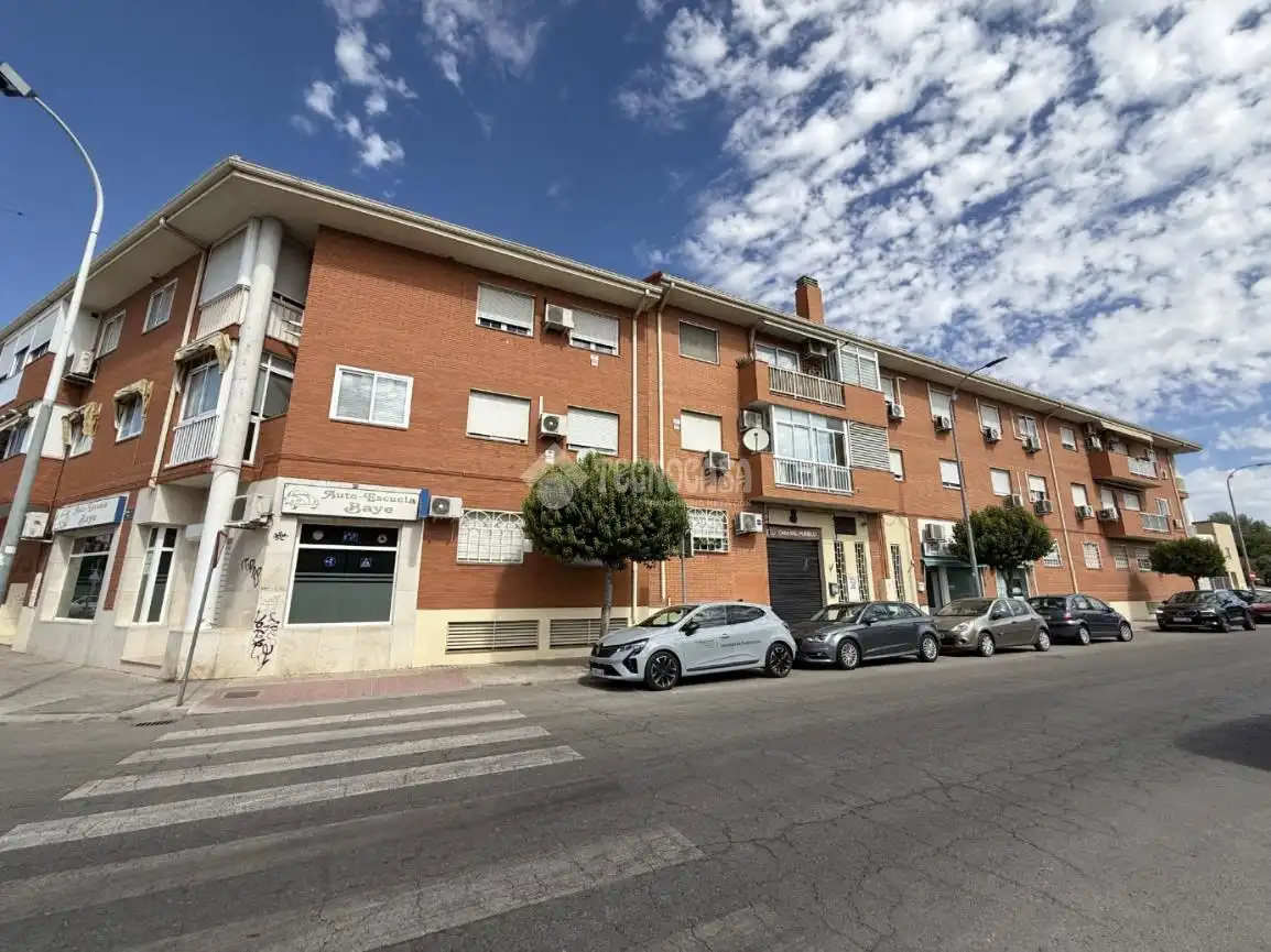 Piso en venta en Velilla de San Antonio