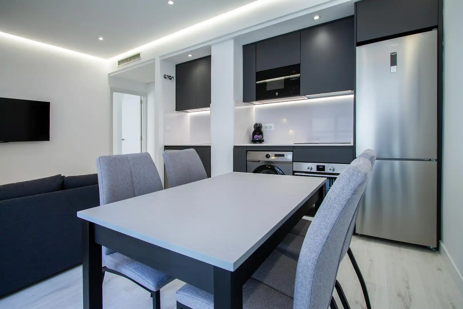 Kitchen of Flat for rent in Madrid  with Air Conditioner, Heating and Furnished