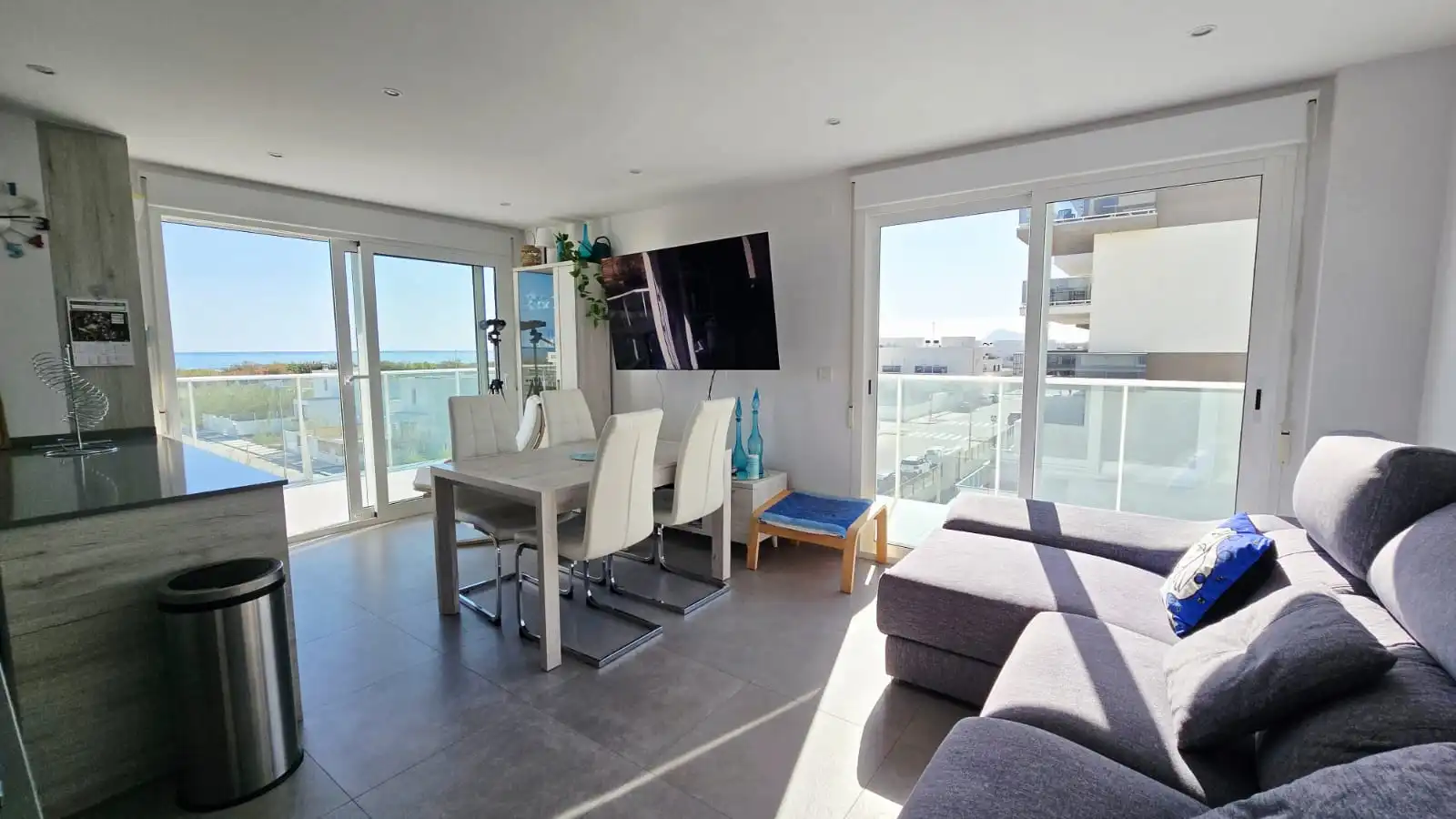 Sala d'estar de Apartament en venda en Oliva amb Aire condicionat, Terrassa i Traster