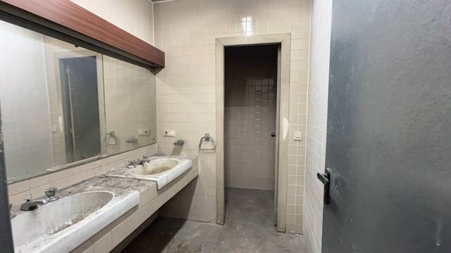 Local comercial en Venta en Plaza españa, 11 en Casco Antiguo