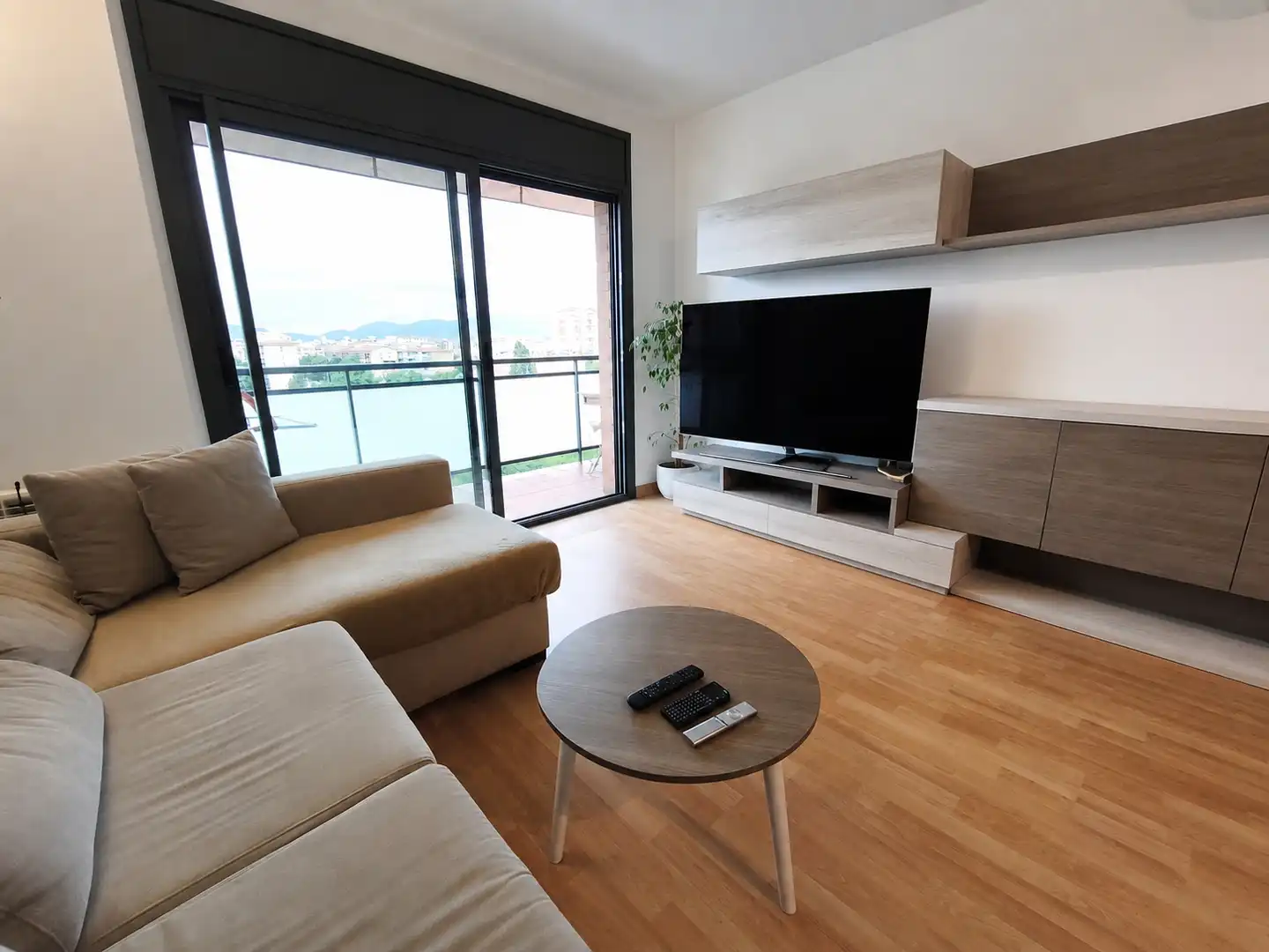 Sala de estar de Piso en venta en Girona con Aire acondicionado, Calefacción y Parquet