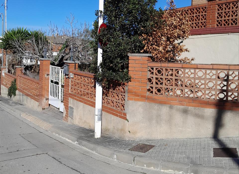 Vista exterior de Casa o xalet en venda en Rubí