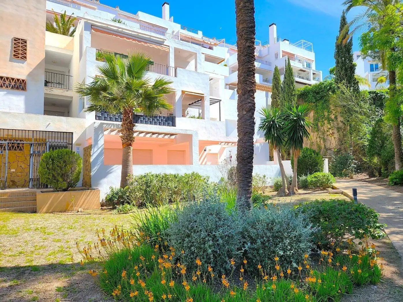 Exterior view of Flat for sale in Benalmádena  with Air Conditioner, Heating and Private garden