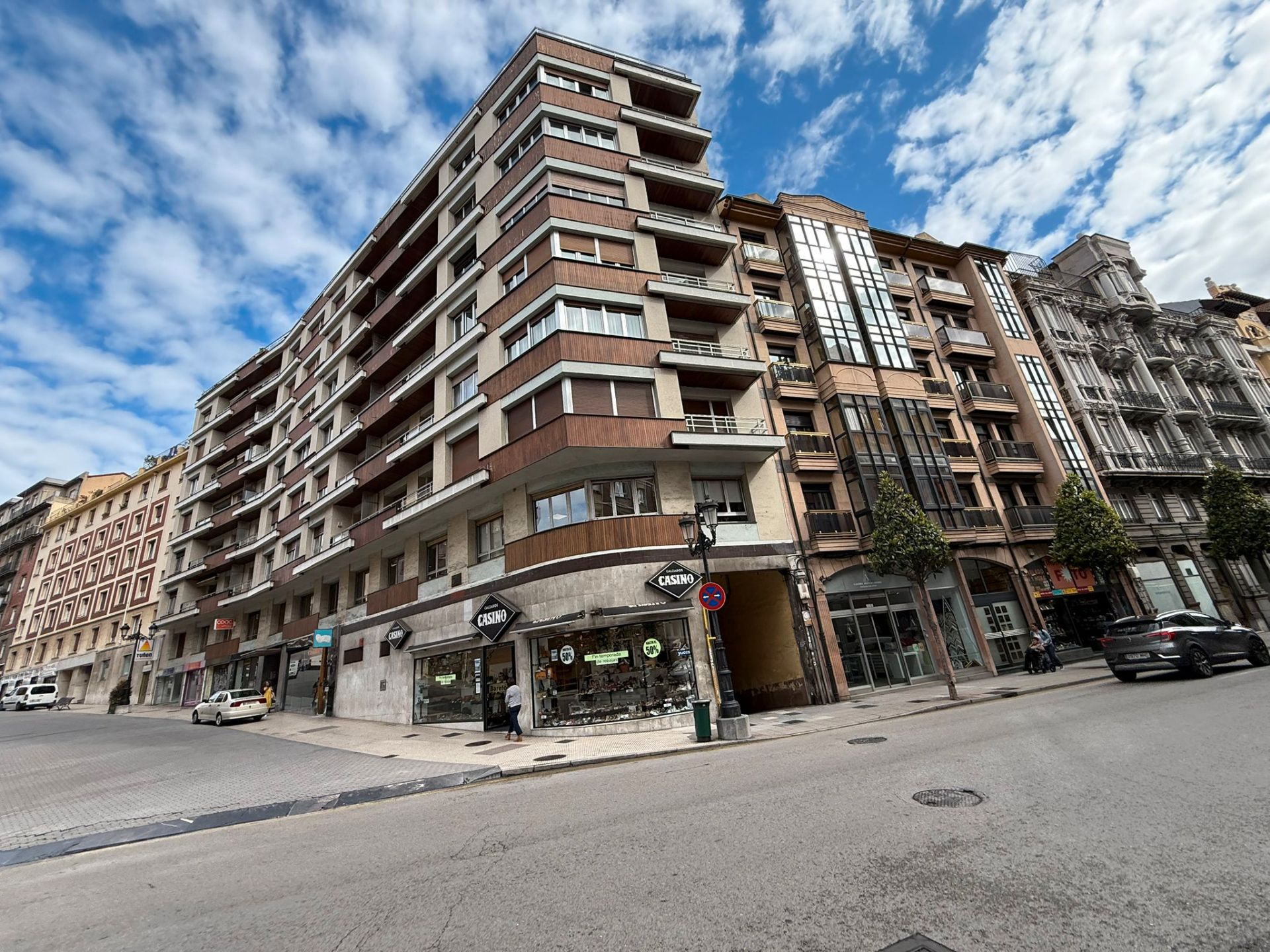 Vista exterior de Apartamento en venta en Oviedo  con Calefacción, Terraza y Amueblado