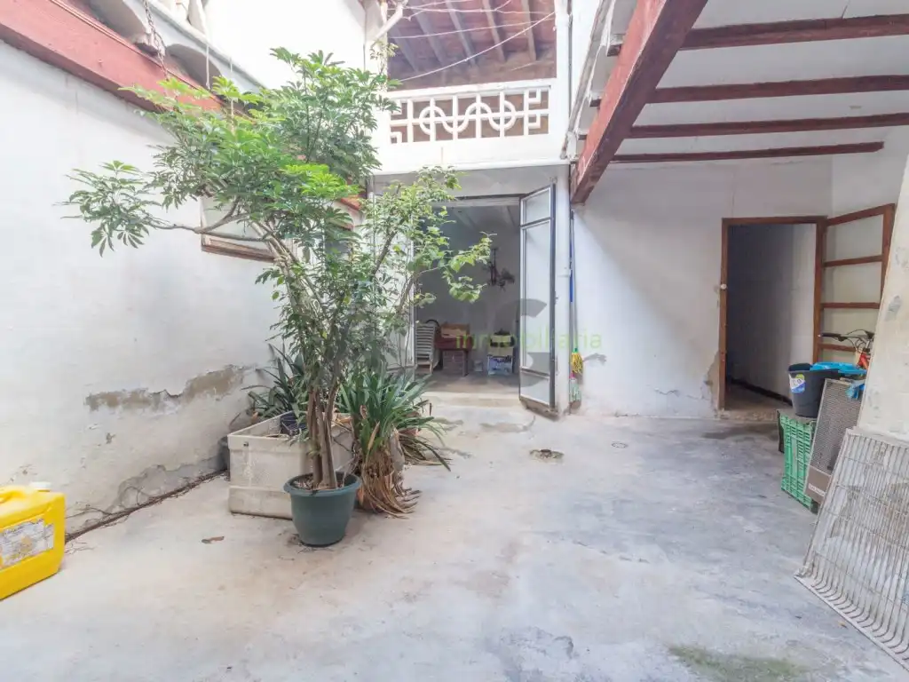 Casa o chalet en venta en L'Alcúdia con Terraza y Balcón