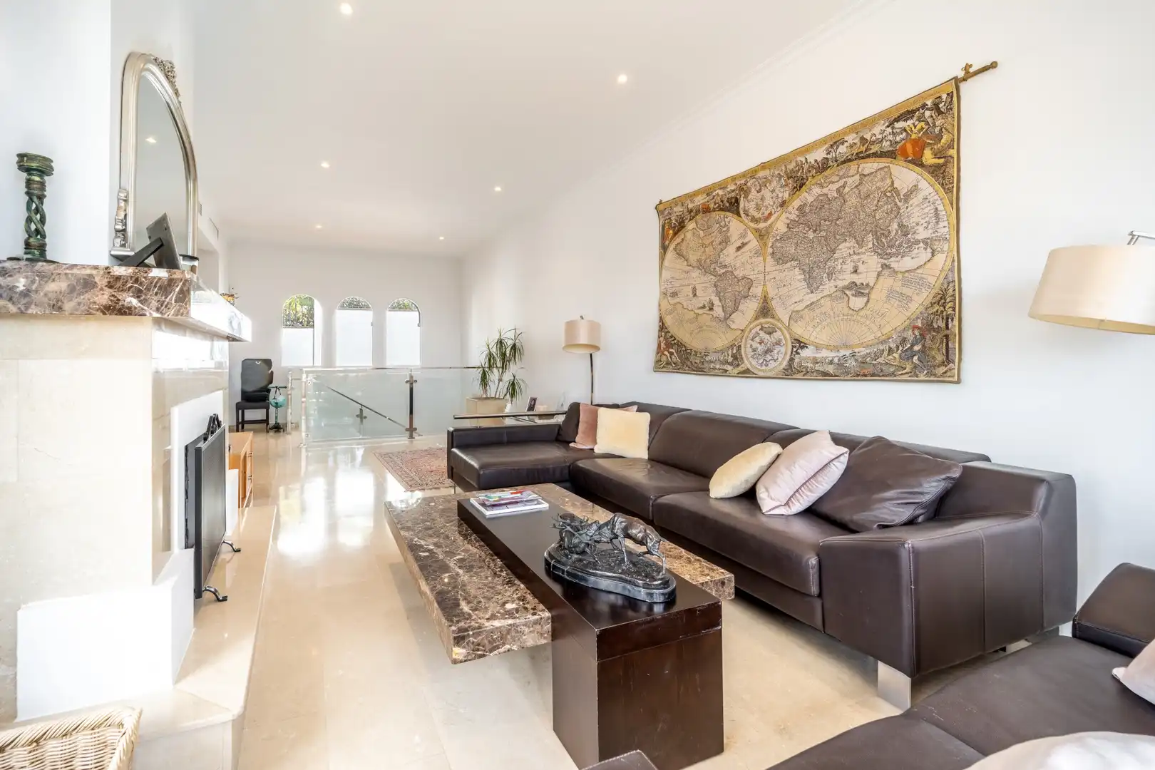 Sala de estar de Casa o chalet en venta en Istán con Aire acondicionado, Jardín privado y Terraza