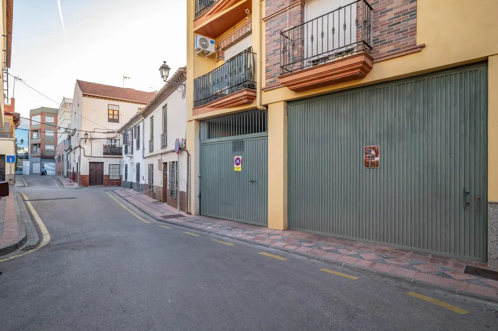 Vista exterior de Local en venda en Armilla