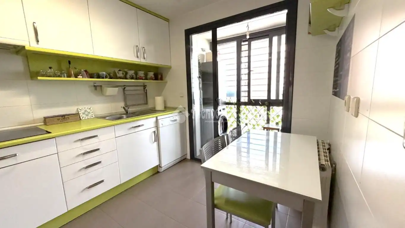 Cocina de Piso en venta en Alcalá de Henares con Calefacción