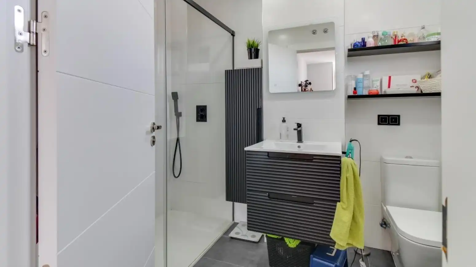 Badezimmer von Haus oder Chalet zum Verkauf in Villamayor mit Klimaanlage, Heizung und Privatgarten