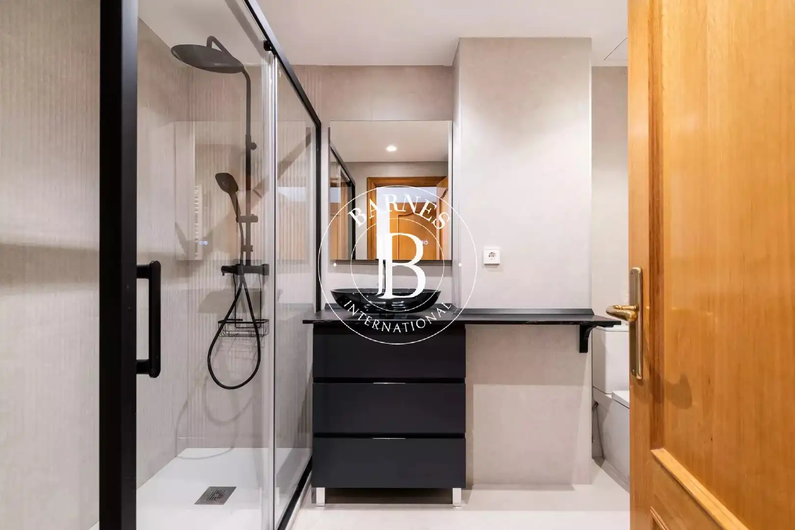 Bathroom of Flat for rent in Madrid  with Air Conditioner, Heating and Terrace