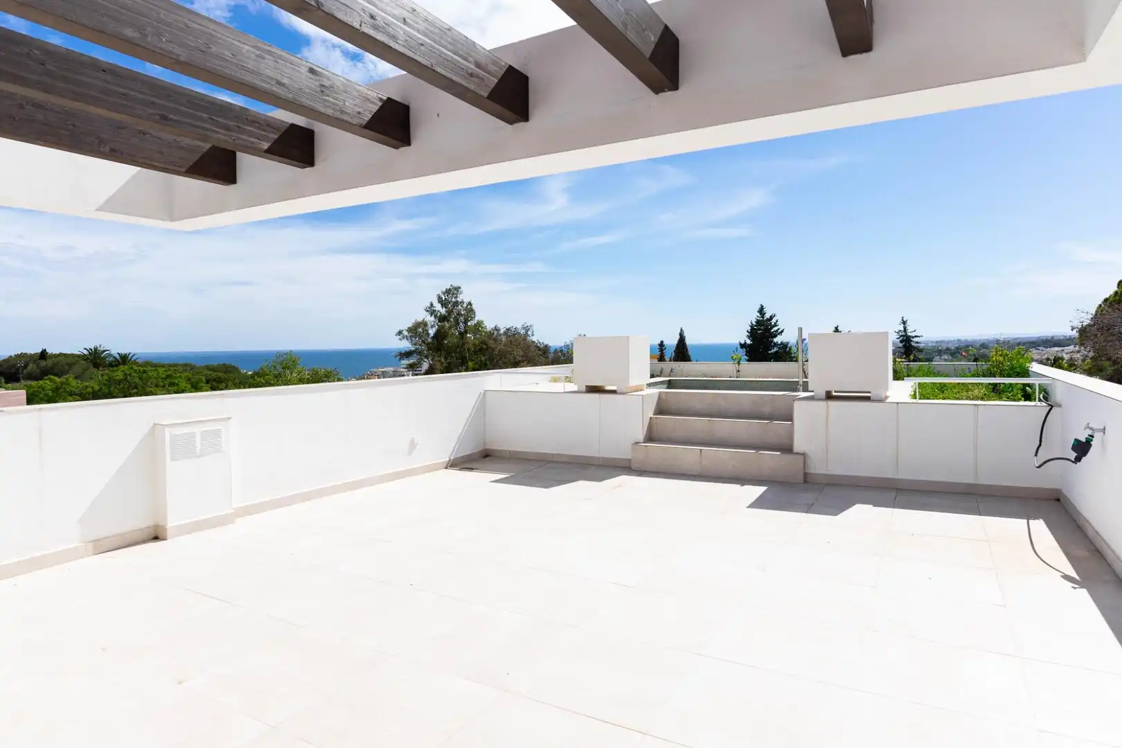 Terraza de Casa o chalet en venta en Marbella con Aire acondicionado, Jardín privado y Terraza