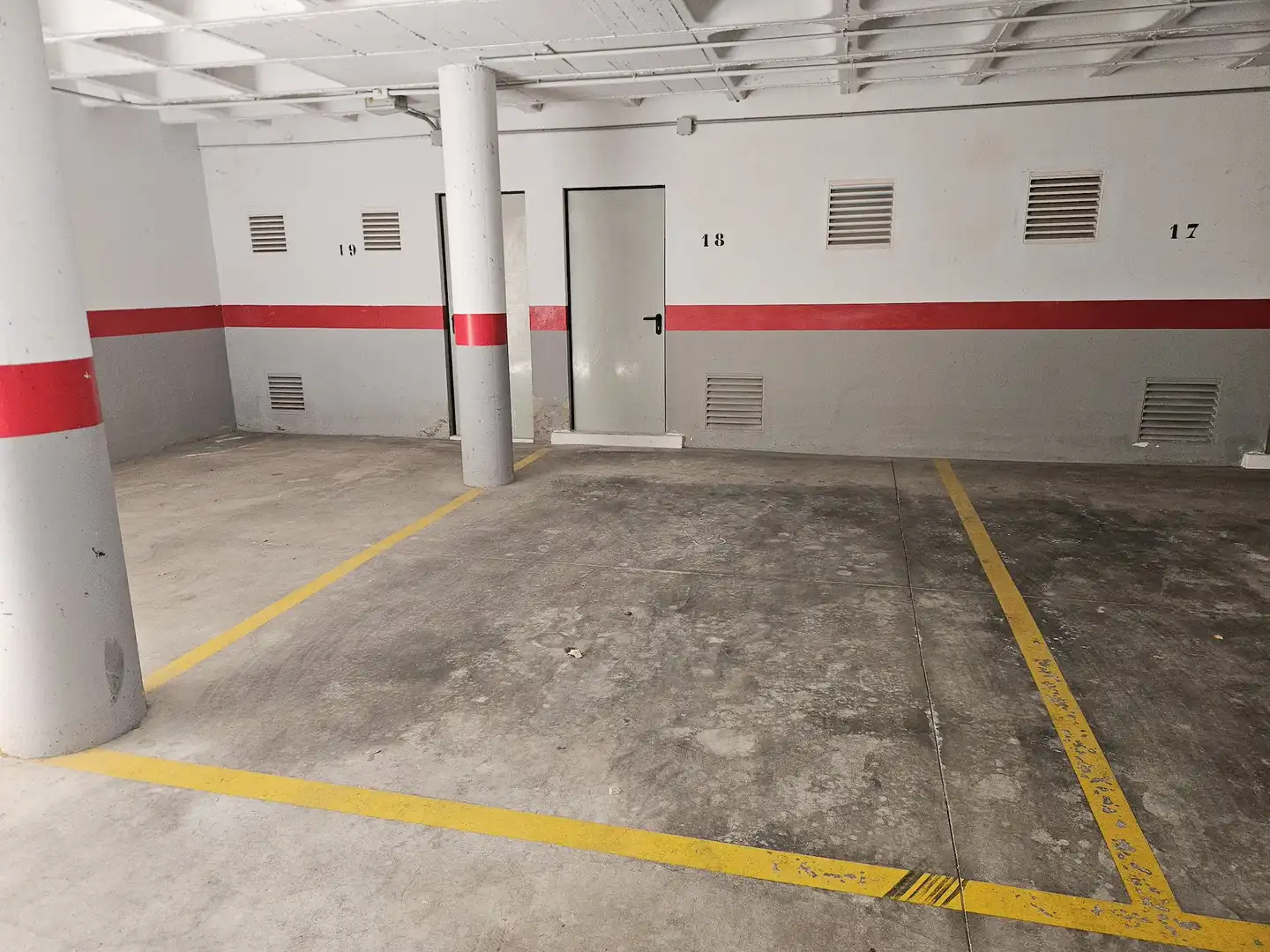 Parking de Piso de alquiler en Santa Pola con Terraza y TV