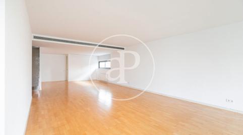 Photo 4 of Flat to rent in Carrer de Can Ràbia, Les Tres Torres, Barcelona