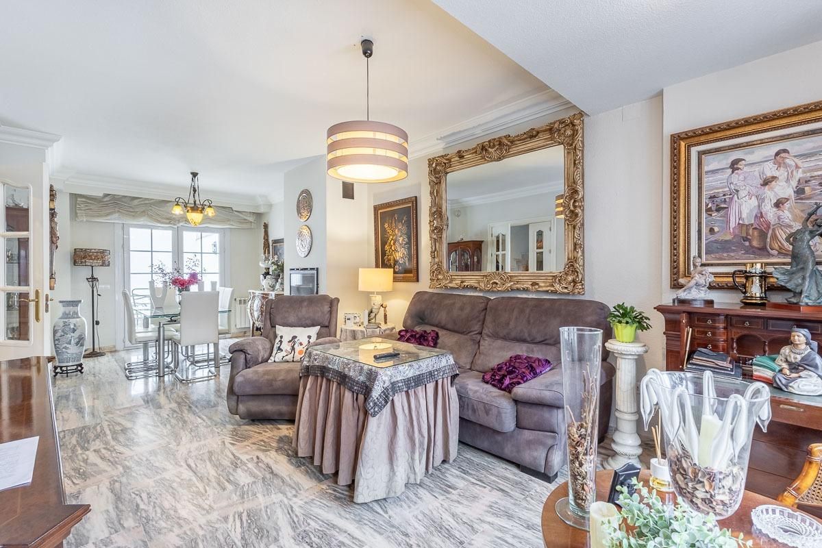 Living room of Single-family semi-detached for sale in  Granada Capital  with Heating, Private garden and Terrace