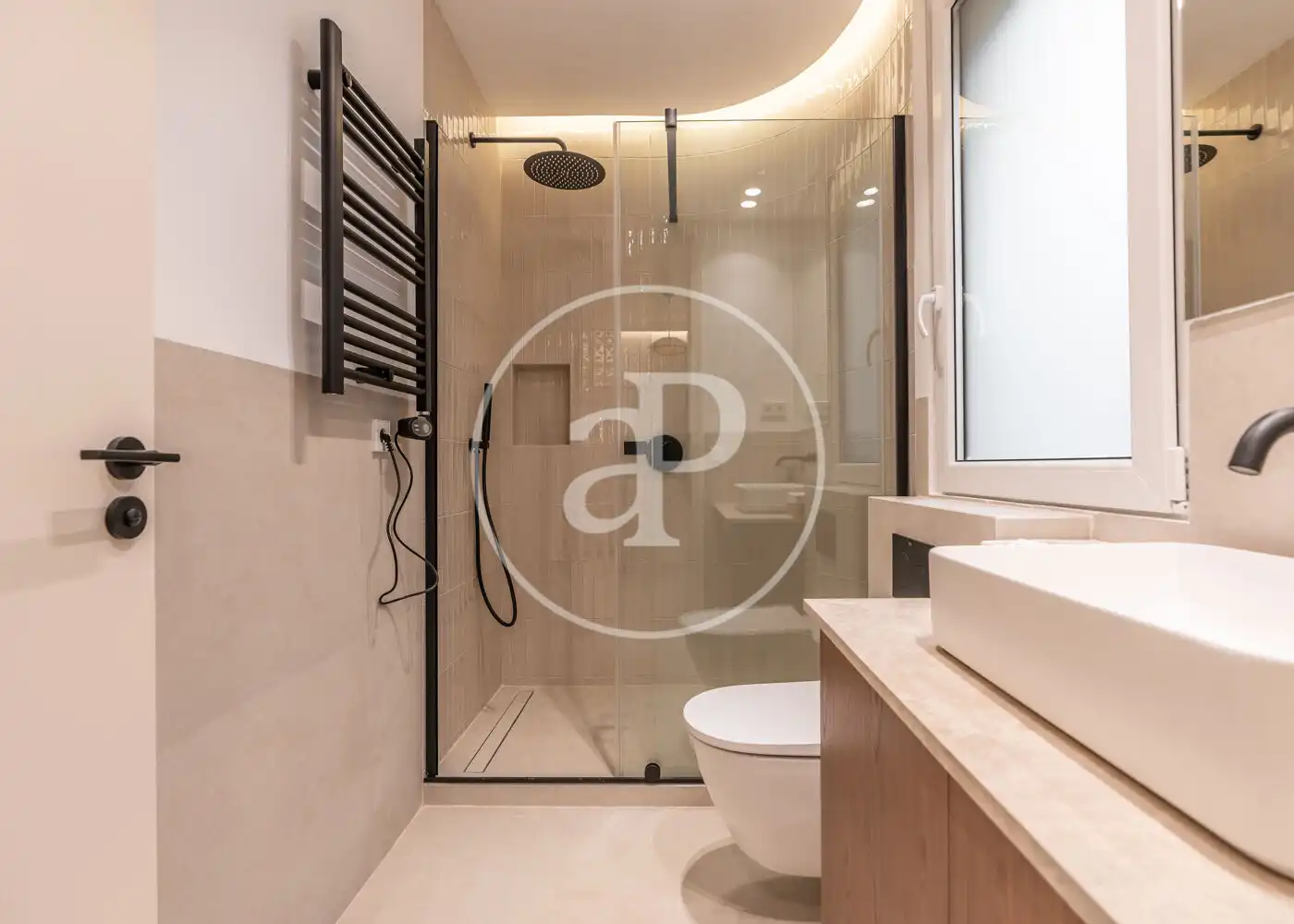 Bathroom of Flat for sale in Madrid  with Heating and Furnished