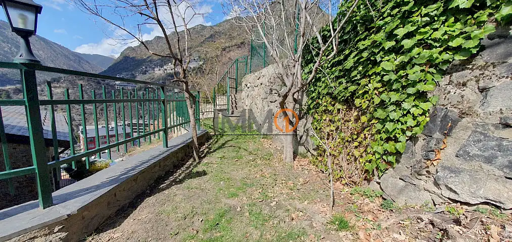 Casa aparellada amb jardí en venda a Engolasters, imagen 10