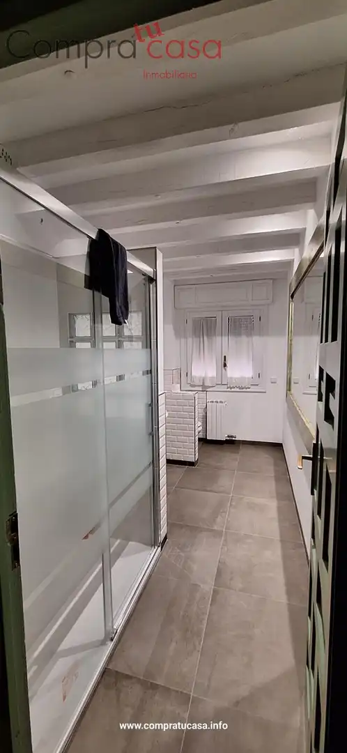 Bany de Casa o xalet en venda en La Lastrilla  amb Calefacció, Jardí privat i Terrassa
