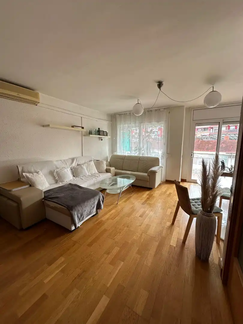 Piso con ascensor en venta en Carrer d'Antonio Machado, imagen 3