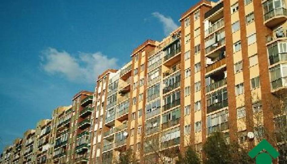 Photo 1 of Flat for sale in Avda. Cataluña, Zaragoza