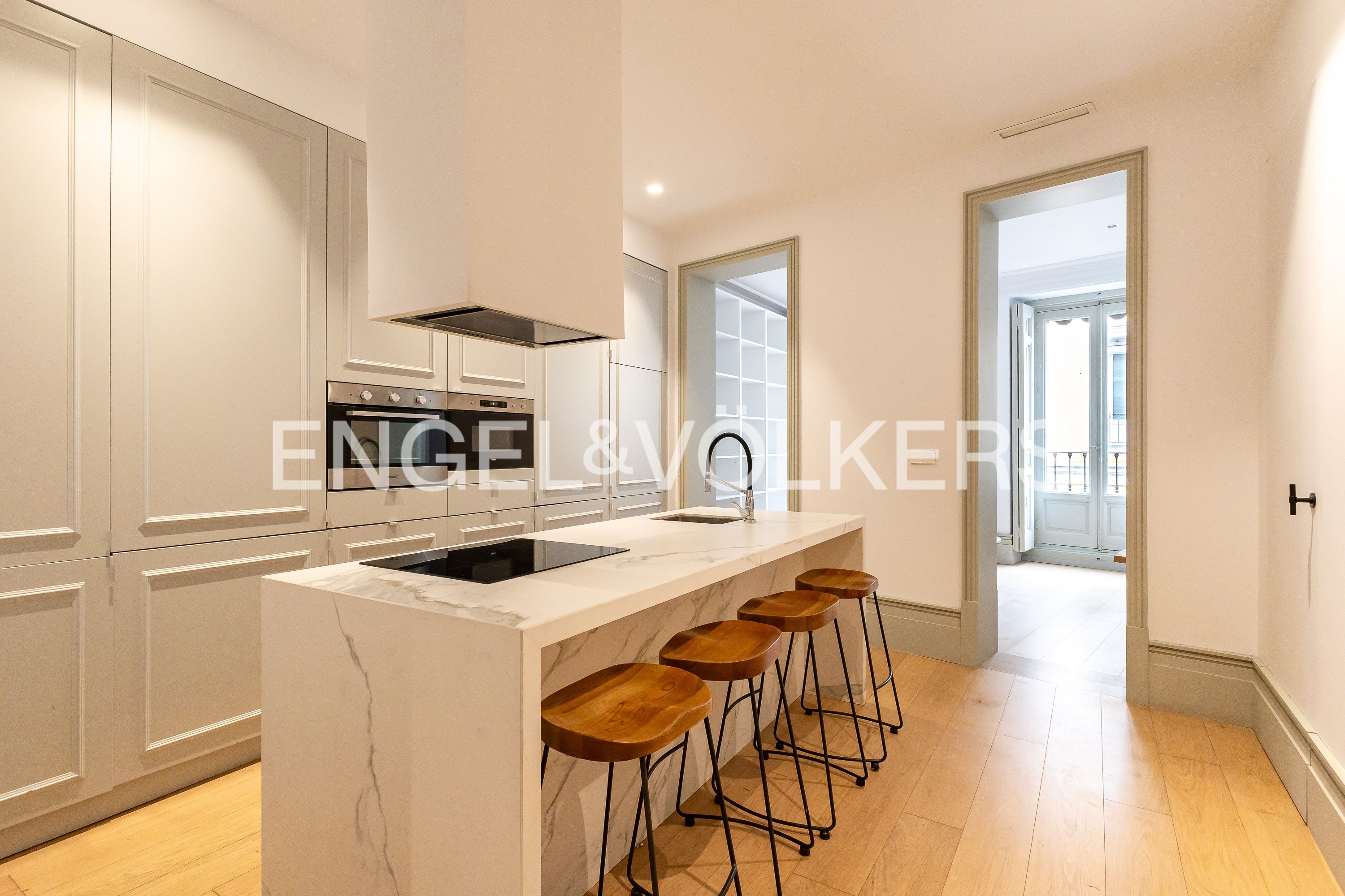 Cuina de Apartament de lloguer en  Madrid Capital amb Aire condicionat, Calefacció i Moblat